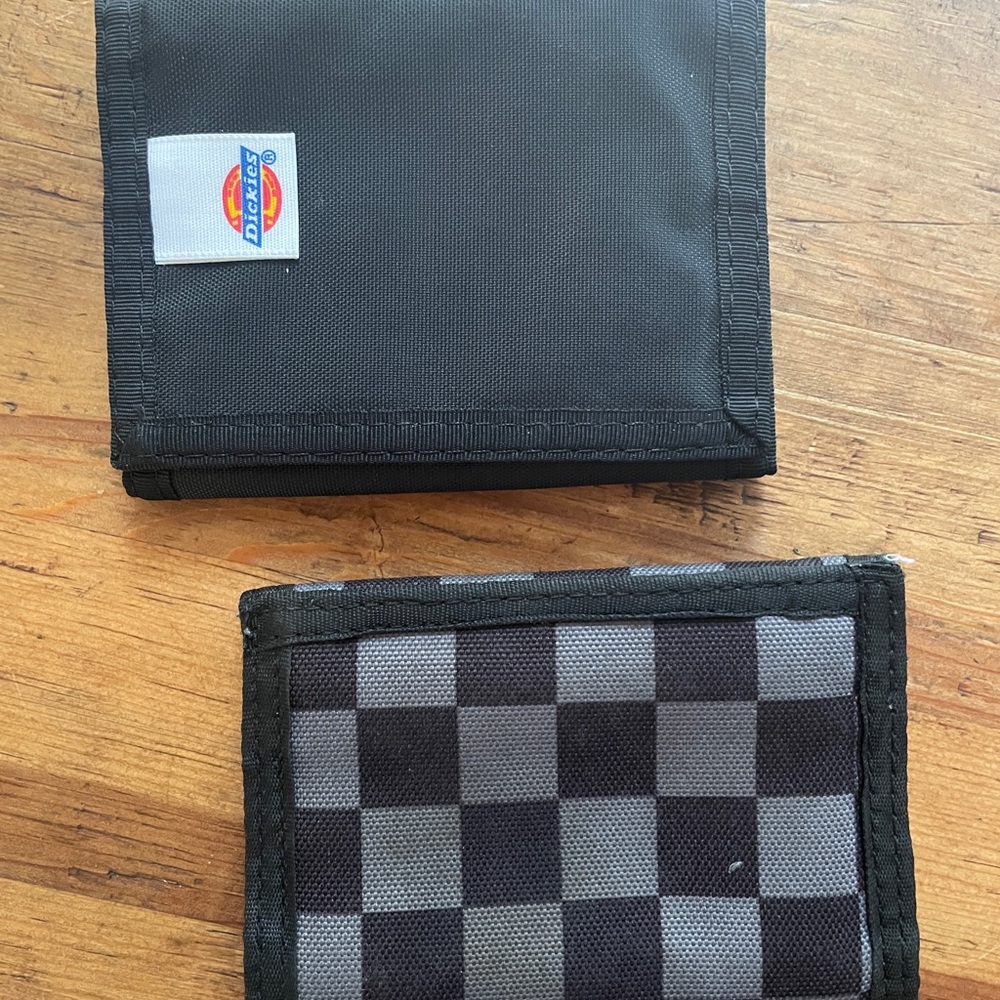 2 retro wallets